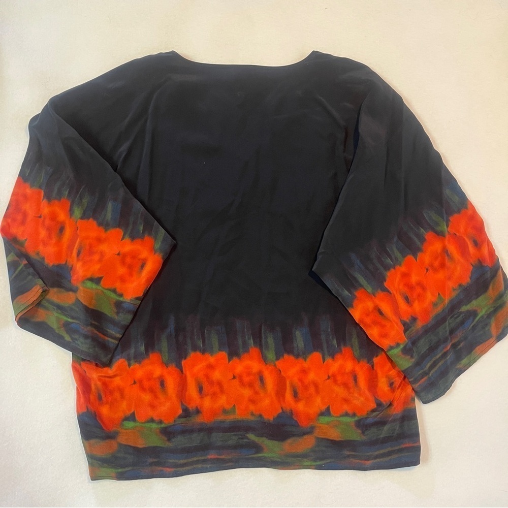 Ecru Watercolors Silk V-Neck Top | Black with Red Flowers | Small